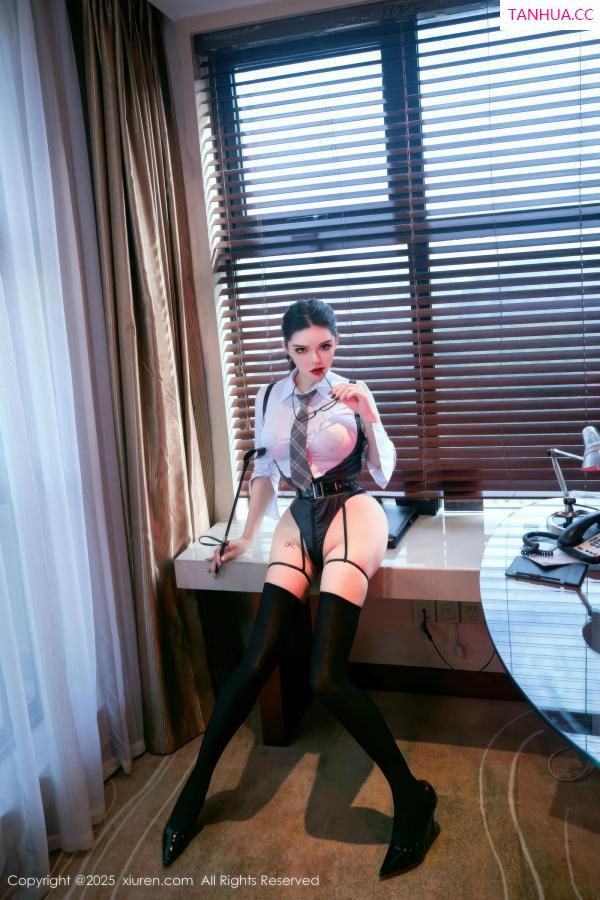 伊丽莎有点白  [XiuRen]高清写真图 2025.08.28 No.10700 伊丽莎有点白 波涛汹涌第29张图片